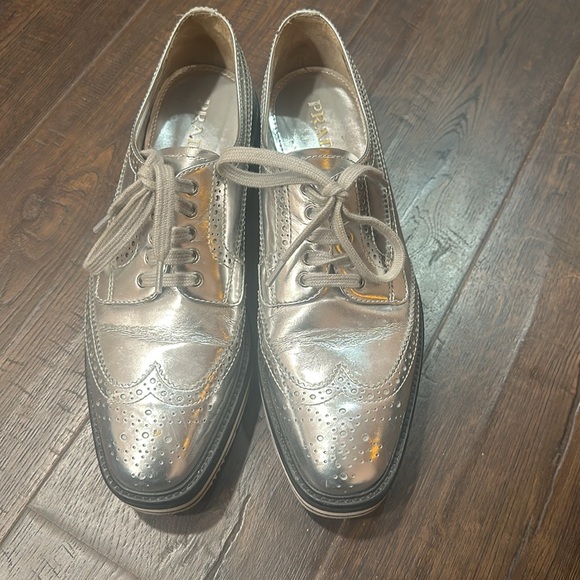 Size 8 US - Picture 2 of 2